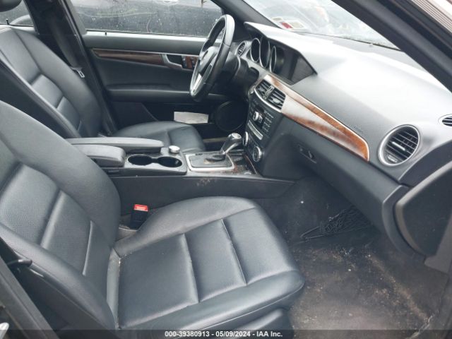 Photo 4 VIN: WDDGF8AB1DR252830 - MERCEDES-BENZ C 300 