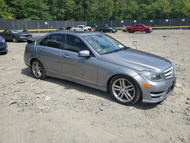 Photo 3 VIN: WDDGF8AB1DR253797 - MERCEDES-BENZ C 300 4MAT 