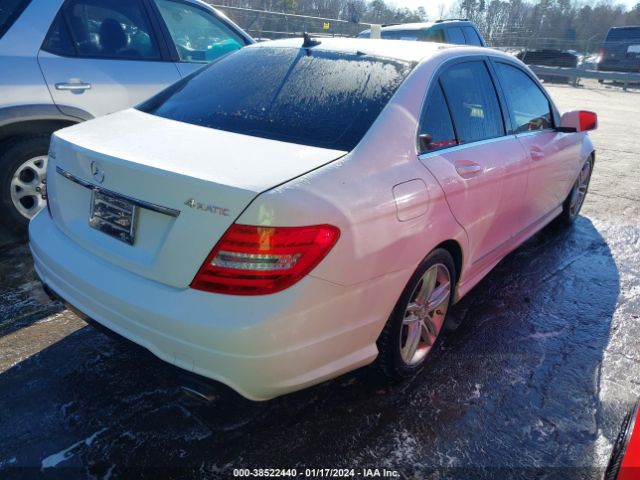 Photo 3 VIN: WDDGF8AB1DR280014 - MERCEDES-BENZ C 300 