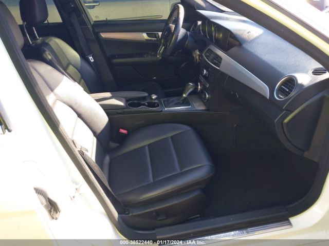 Photo 4 VIN: WDDGF8AB1DR280014 - MERCEDES-BENZ C 300 