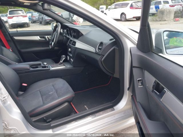 Photo 4 VIN: WDDGF8AB1DR282412 - MERCEDES-BENZ C 300 