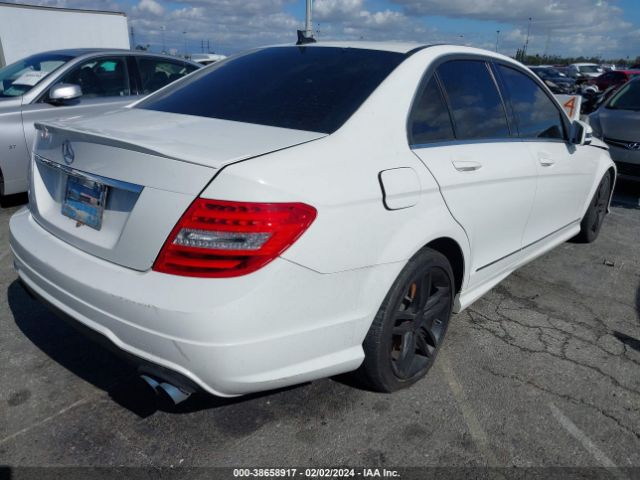 Photo 3 VIN: WDDGF8AB1DR283558 - MERCEDES-BENZ C 300 