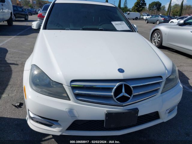 Photo 5 VIN: WDDGF8AB1DR283558 - MERCEDES-BENZ C 300 