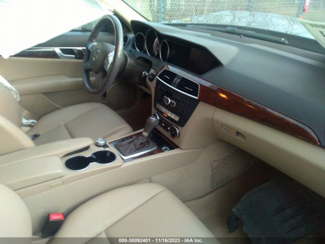 Photo 4 VIN: WDDGF8AB1ER304314 - MERCEDES-BENZ C 300 