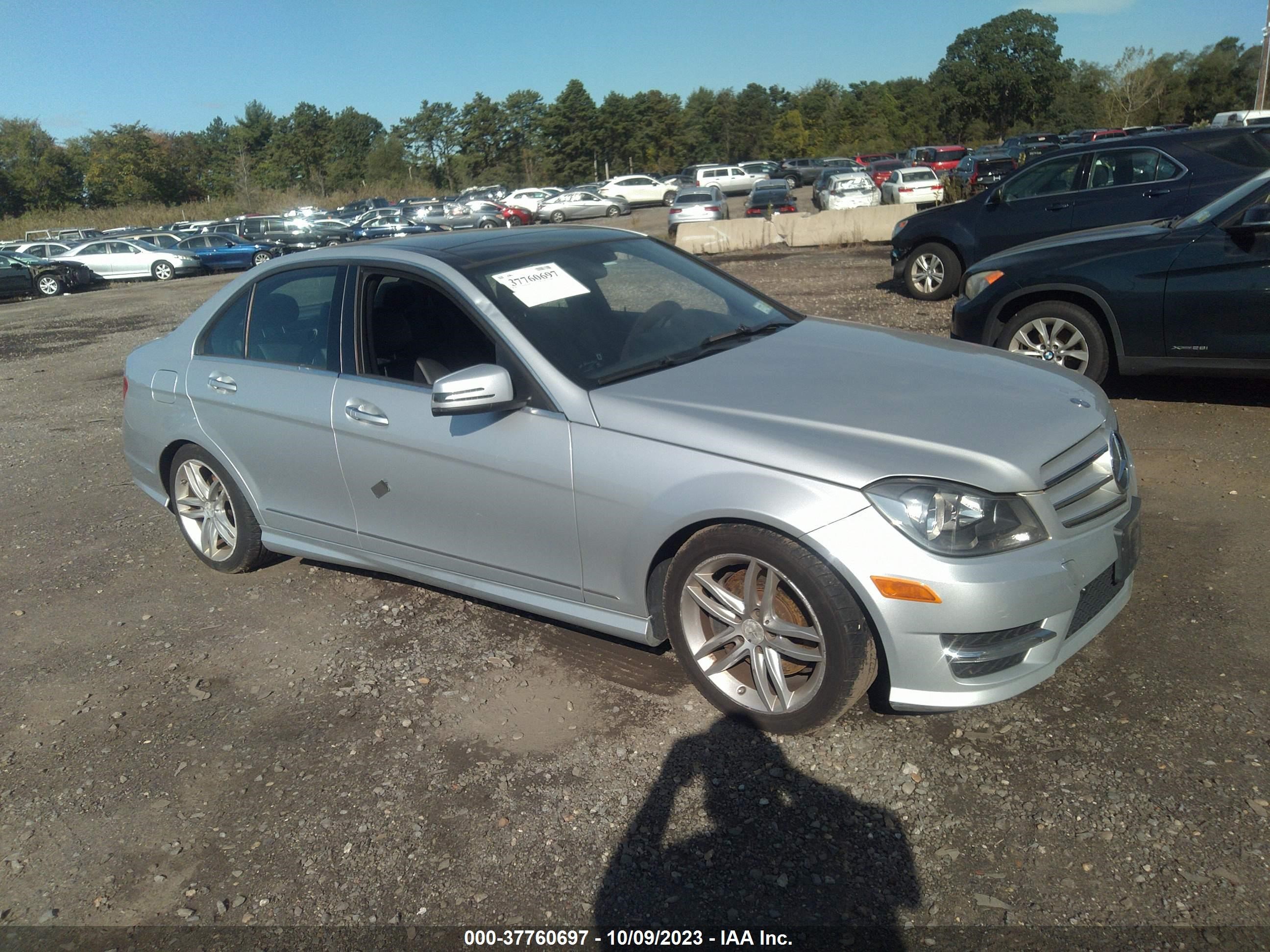 Photo 0 VIN: WDDGF8AB2DA817262 - MERCEDES-BENZ C-KLASSE 