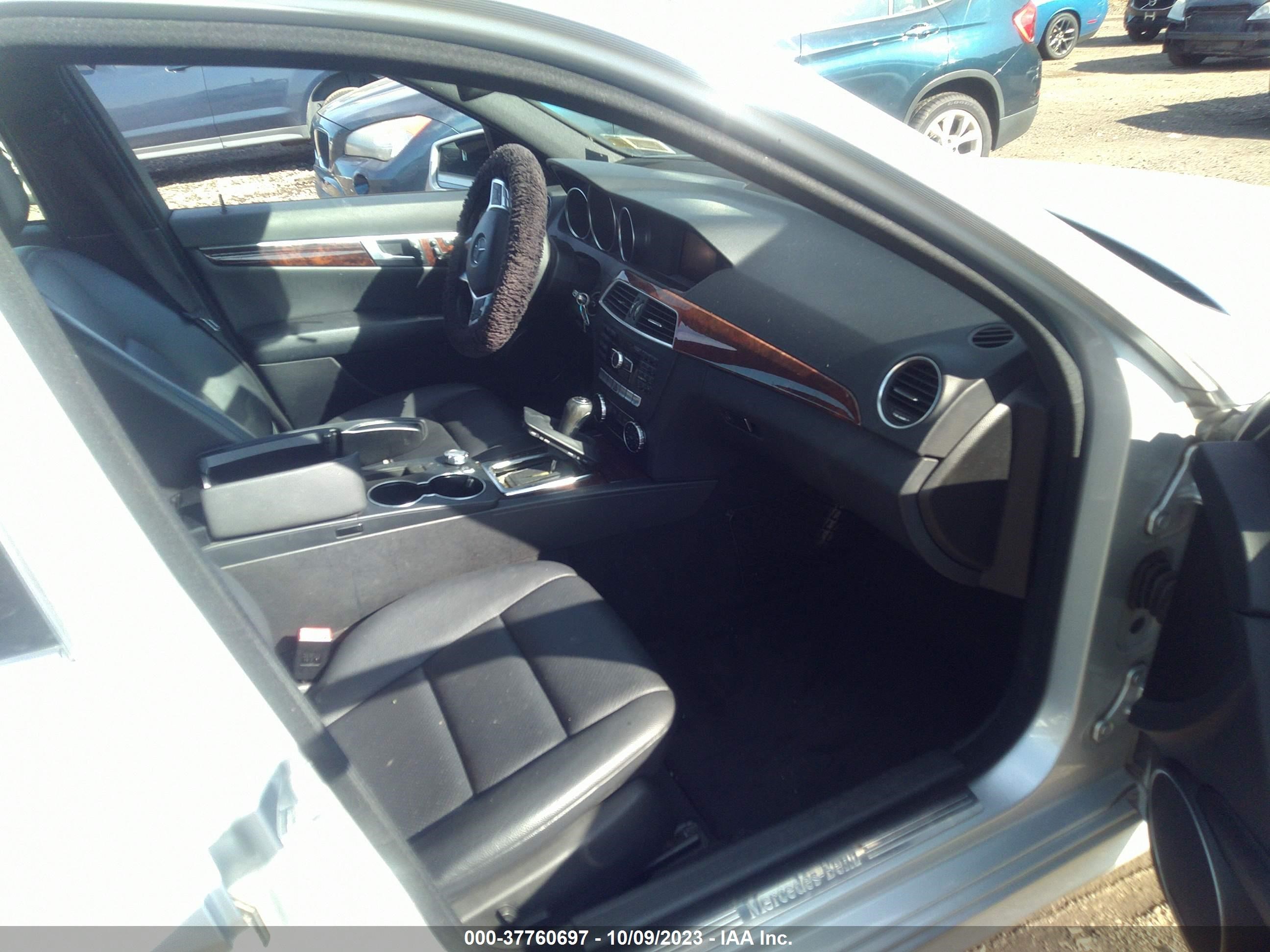 Photo 4 VIN: WDDGF8AB2DA817262 - MERCEDES-BENZ C-KLASSE 