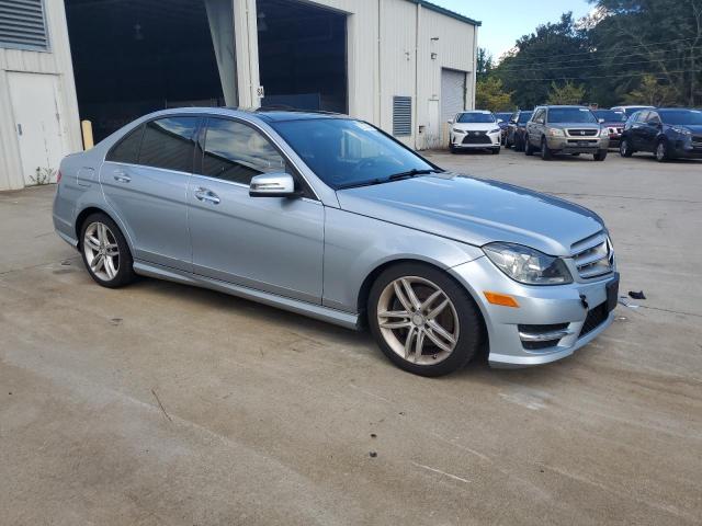 Photo 3 VIN: WDDGF8AB2DR252304 - MERCEDES-BENZ C 300 4MAT 