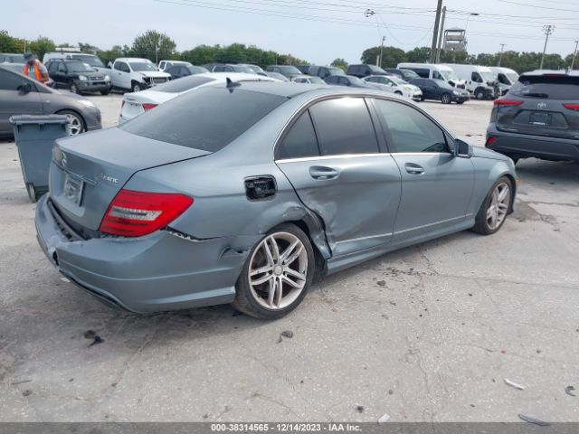 Photo 3 VIN: WDDGF8AB2DR256773 - MERCEDES-BENZ C 300 