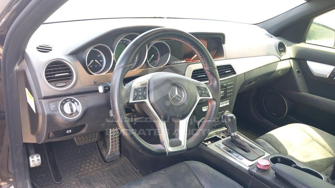 Photo 11 VIN: WDDGF8AB2DR274965 - MERCEDES C 