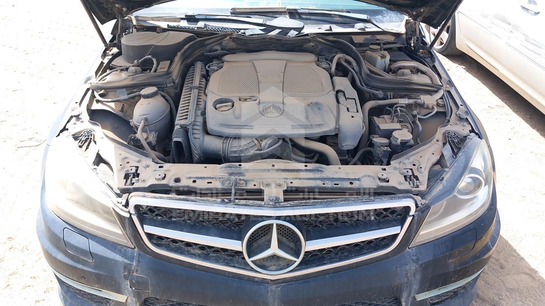 Photo 26 VIN: WDDGF8AB2DR274965 - MERCEDES C 