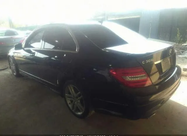 Photo 2 VIN: WDDGF8AB2DR286369 - MERCEDES-BENZ C-CLASS 