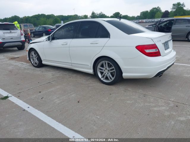 Photo 2 VIN: WDDGF8AB2DR297744 - MERCEDES-BENZ C 300 