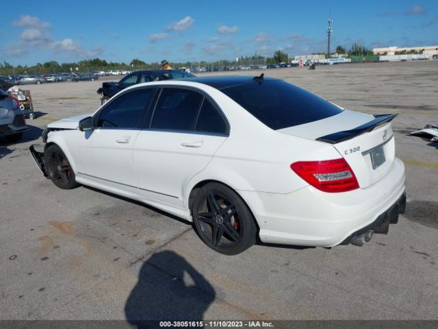 Photo 2 VIN: WDDGF8AB2EA890858 - MERCEDES-BENZ C 300 