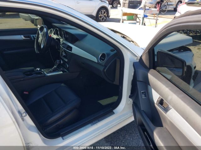 Photo 4 VIN: WDDGF8AB2EA890858 - MERCEDES-BENZ C 300 