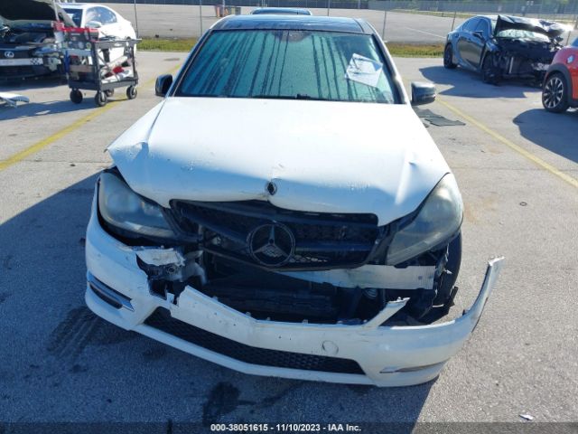 Photo 5 VIN: WDDGF8AB2EA890858 - MERCEDES-BENZ C 300 