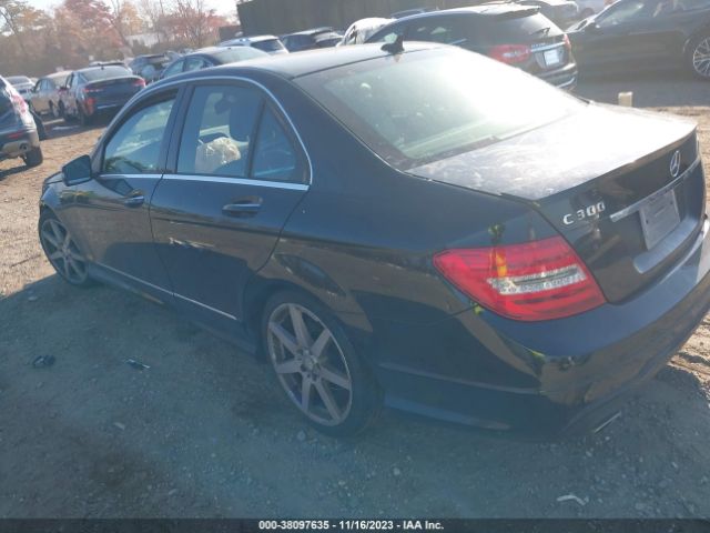 Photo 2 VIN: WDDGF8AB2EA967678 - MERCEDES-BENZ C 300 