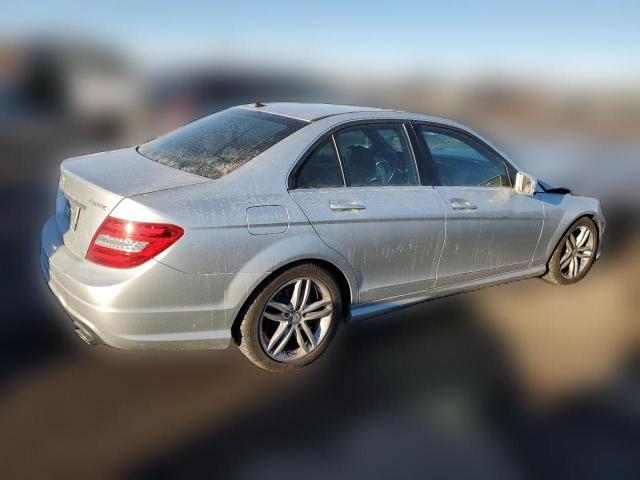 Photo 2 VIN: WDDGF8AB3DA767472 - MERCEDES-BENZ C-CLASS 