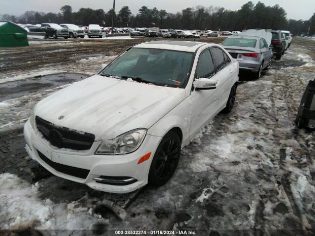 Photo 1 VIN: WDDGF8AB3DA883187 - MERCEDES-BENZ C 300 