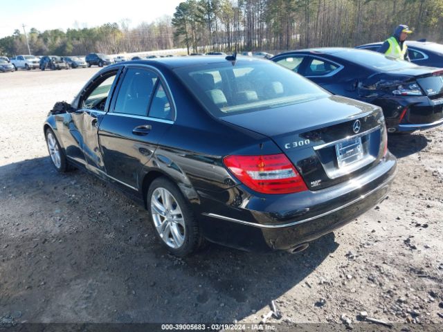 Photo 2 VIN: WDDGF8AB3DR246348 - MERCEDES-BENZ C 300 