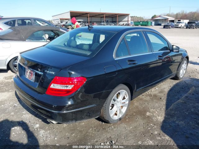 Photo 3 VIN: WDDGF8AB3DR246348 - MERCEDES-BENZ C 300 