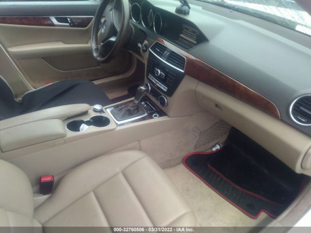 Photo 4 VIN: WDDGF8AB3DR256300 - MERCEDES-BENZ C-CLASS 