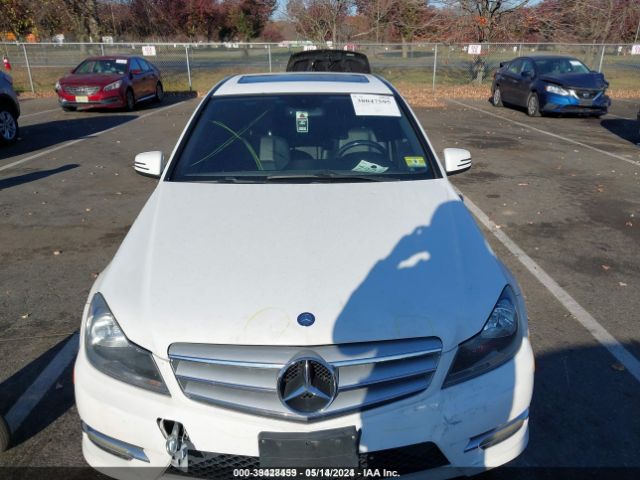 Photo 5 VIN: WDDGF8AB3DR287580 - MERCEDES-BENZ C 300 