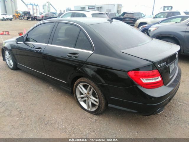 Photo 2 VIN: WDDGF8AB3DR287675 - MERCEDES-BENZ C-CLASS 