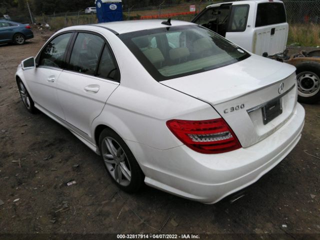 Photo 2 VIN: WDDGF8AB3EA940649 - MERCEDES-BENZ C-CLASS 