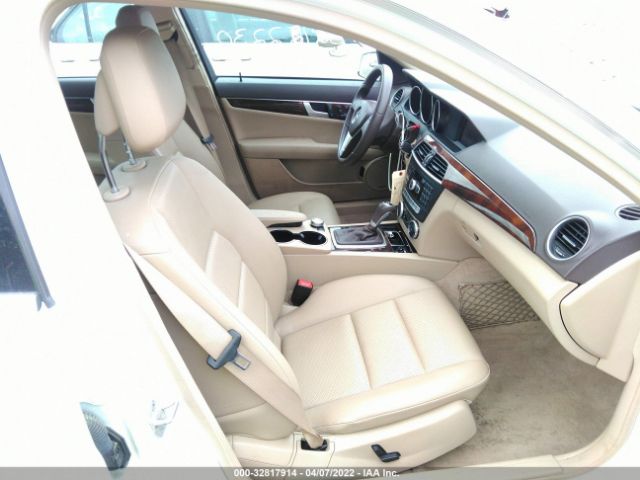 Photo 4 VIN: WDDGF8AB3EA940649 - MERCEDES-BENZ C-CLASS 