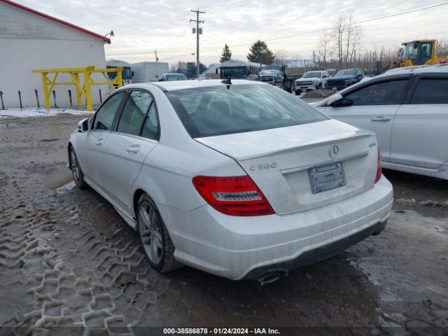 Photo 2 VIN: WDDGF8AB3EG215629 - MERCEDES-BENZ C 300 