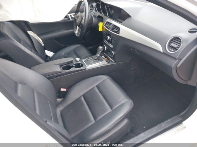 Photo 4 VIN: WDDGF8AB3EG215629 - MERCEDES-BENZ C 300 