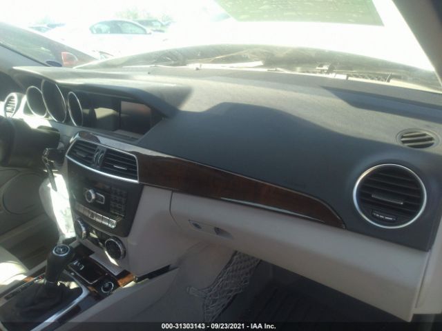 Photo 4 VIN: WDDGF8AB4DA813682 - MERCEDES-BENZ C-CLASS 