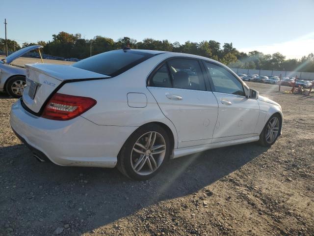 Photo 2 VIN: WDDGF8AB4DR241224 - MERCEDES-BENZ C 300 4MAT 