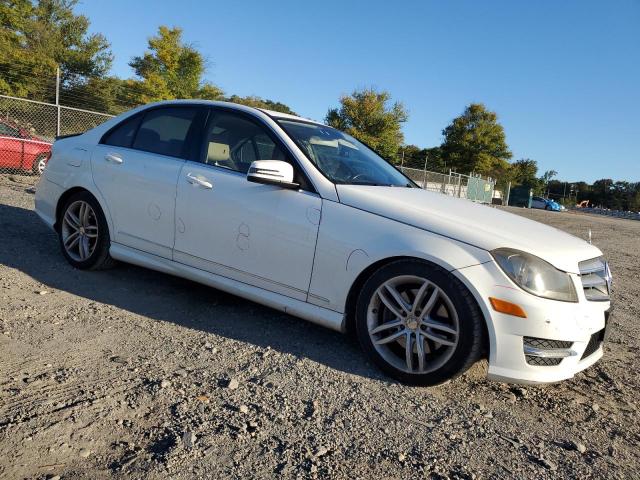 Photo 3 VIN: WDDGF8AB4DR241224 - MERCEDES-BENZ C 300 4MAT 