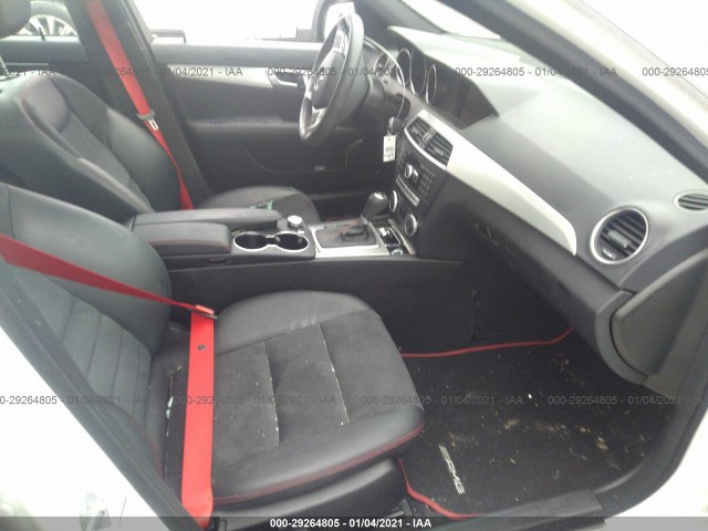 Photo 4 VIN: WDDGF8AB4DR246388 - MERCEDES-BENZ C-CLASS 