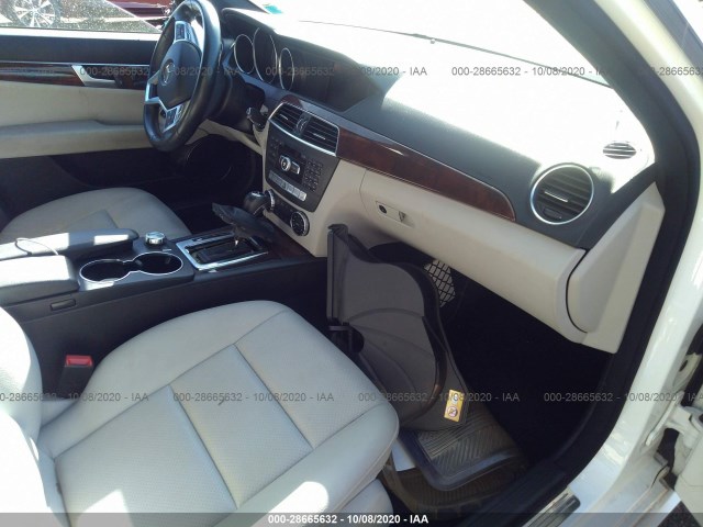 Photo 4 VIN: WDDGF8AB4DR264289 - MERCEDES-BENZ C-CLASS 