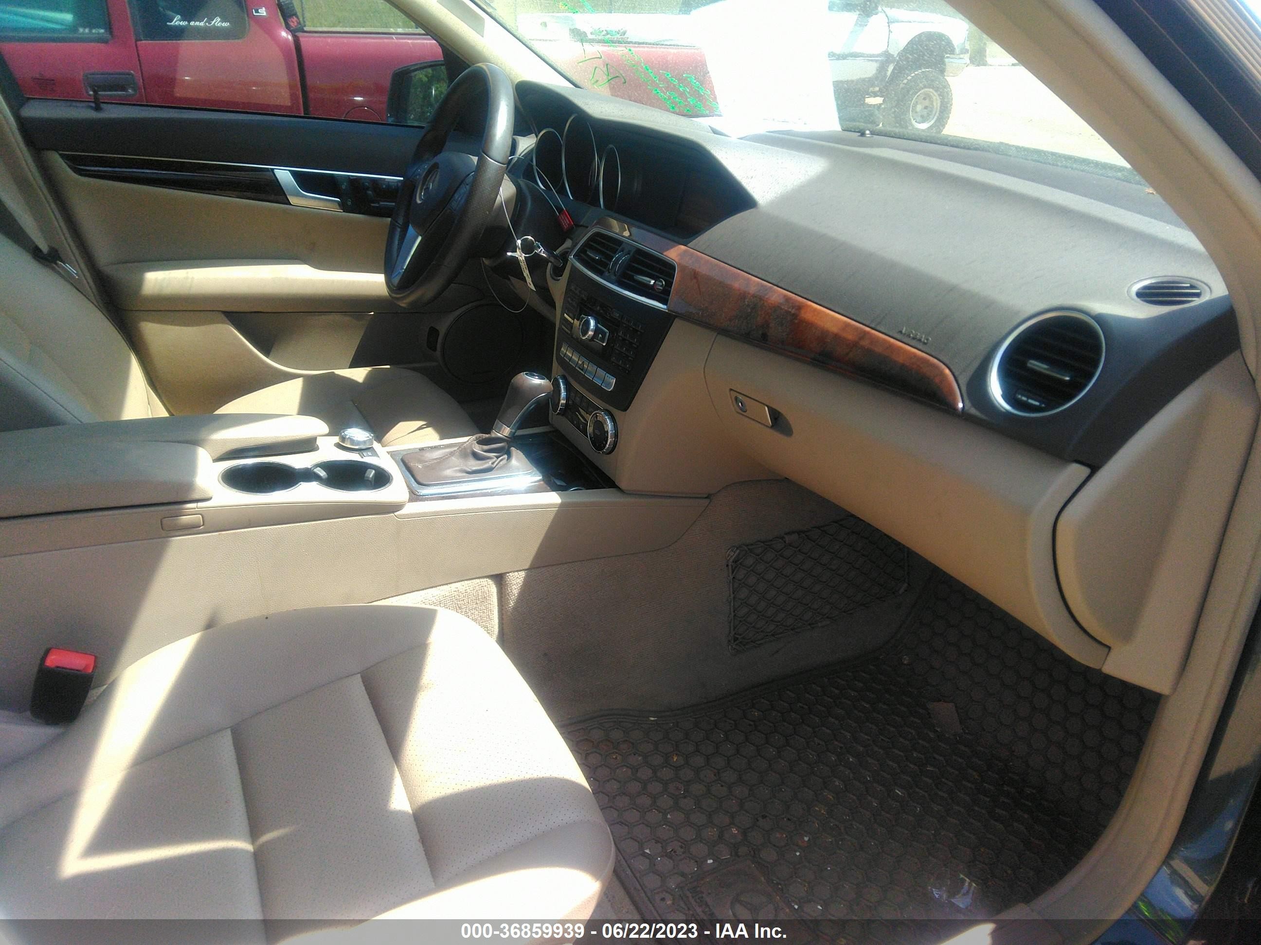 Photo 4 VIN: WDDGF8AB4ER312827 - MERCEDES-BENZ C-KLASSE 