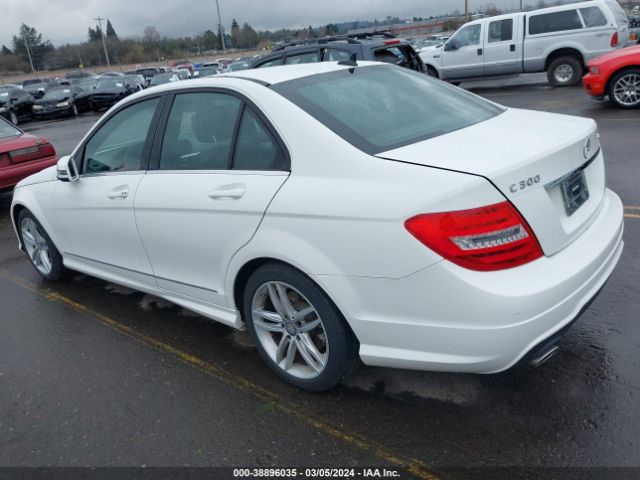 Photo 2 VIN: WDDGF8AB4ER324606 - MERCEDES-BENZ C 300 