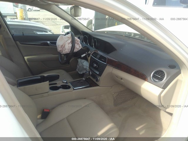 Photo 4 VIN: WDDGF8AB5DA811388 - MERCEDES-BENZ C-CLASS 