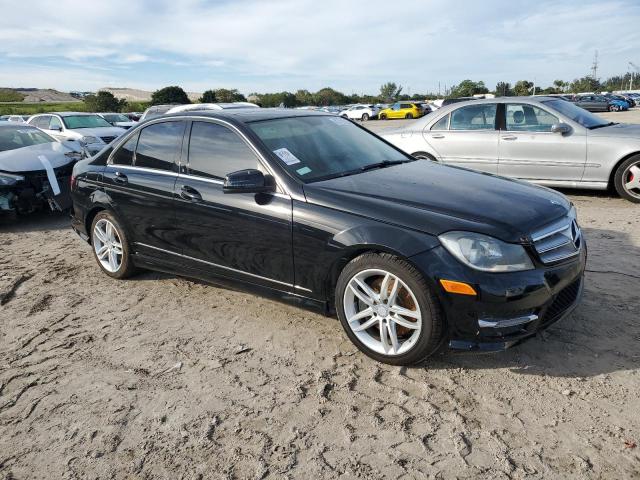 Photo 3 VIN: WDDGF8AB5DA861174 - MERCEDES-BENZ C-CLASS 