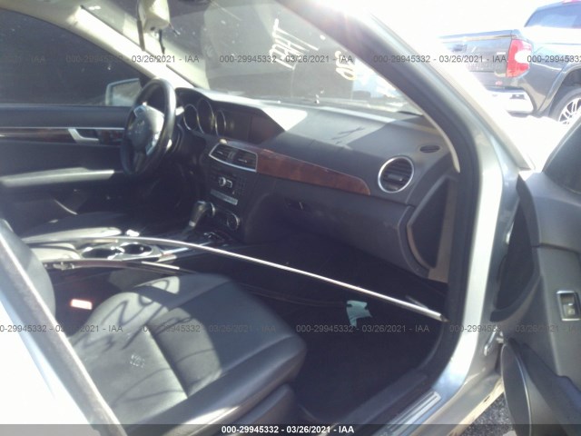 Photo 4 VIN: WDDGF8AB5DR255598 - MERCEDES-BENZ C-CLASS 