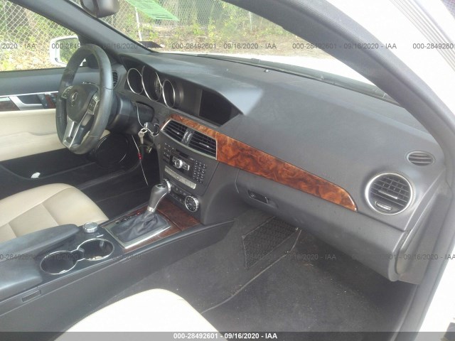 Photo 4 VIN: WDDGF8AB5DR263958 - MERCEDES-BENZ C-CLASS 