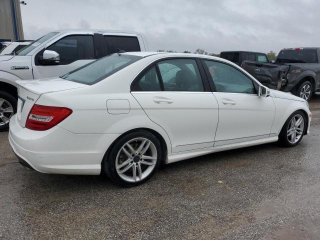 Photo 2 VIN: WDDGF8AB5DR265791 - MERCEDES-BENZ C-CLASS 