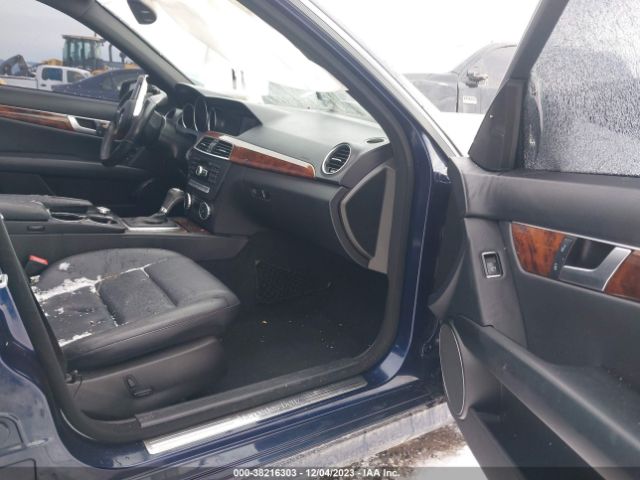 Photo 4 VIN: WDDGF8AB5DR266648 - MERCEDES-BENZ C 300 