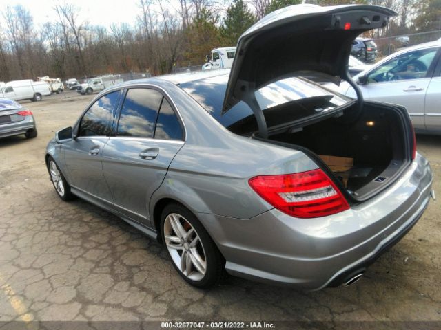 Photo 2 VIN: WDDGF8AB5DR272501 - MERCEDES-BENZ C-CLASS 