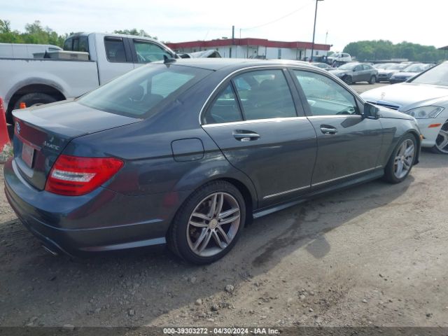 Photo 3 VIN: WDDGF8AB5DR278296 - MERCEDES-BENZ C 