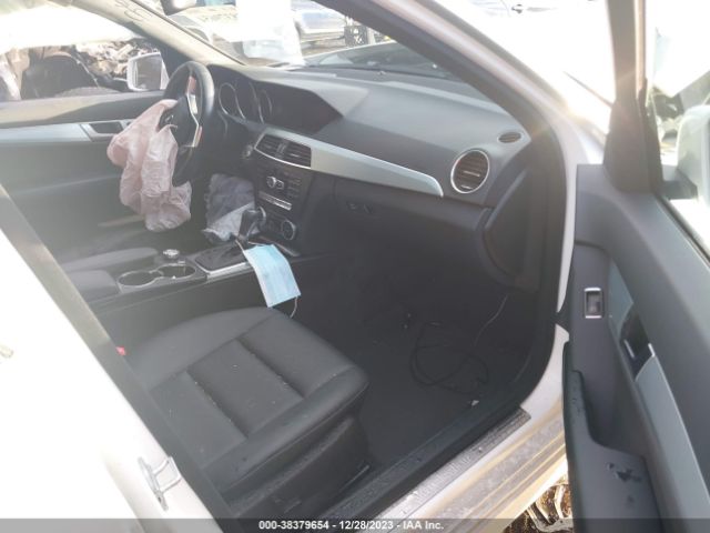 Photo 4 VIN: WDDGF8AB5EA941415 - MERCEDES-BENZ C 300 