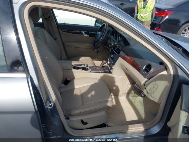 Photo 4 VIN: WDDGF8AB6DG103647 - MERCEDES-BENZ C 300 