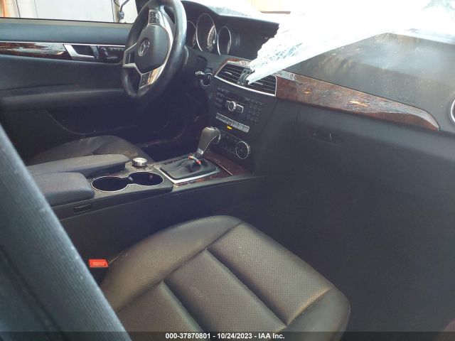 Photo 4 VIN: WDDGF8AB6DR245842 - MERCEDES-BENZ C-CLASS 