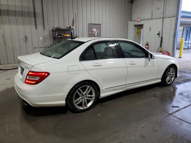 Photo 2 VIN: WDDGF8AB6DR295835 - MERCEDES-BENZ C-CLASS 